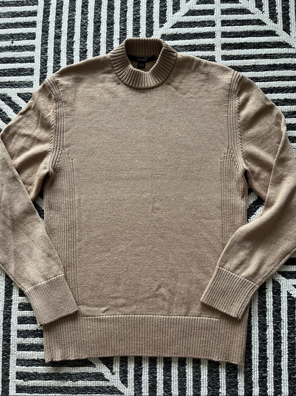 Windsor Switzerland 🇨🇭 - Men's Crewneck Sweater in Camel Brown